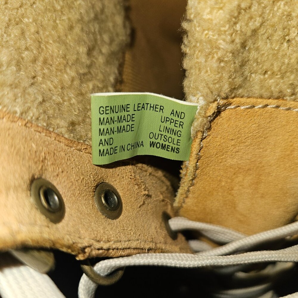 Women's size 9 Timberland boots - Picture 4 of 7